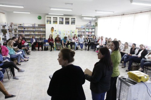Professores de Joinville recebem capacitação sobre educação financeira