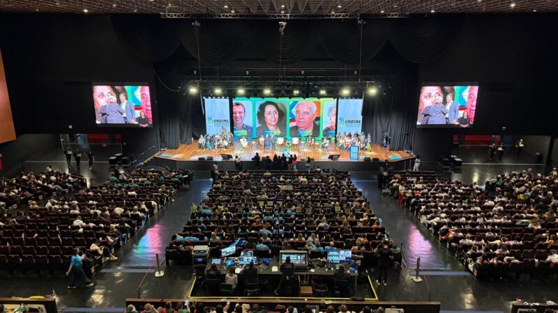 11° Fórum Nacional Extraordinário dos Dirigentes Municipais de Educação é aberto em Brasília