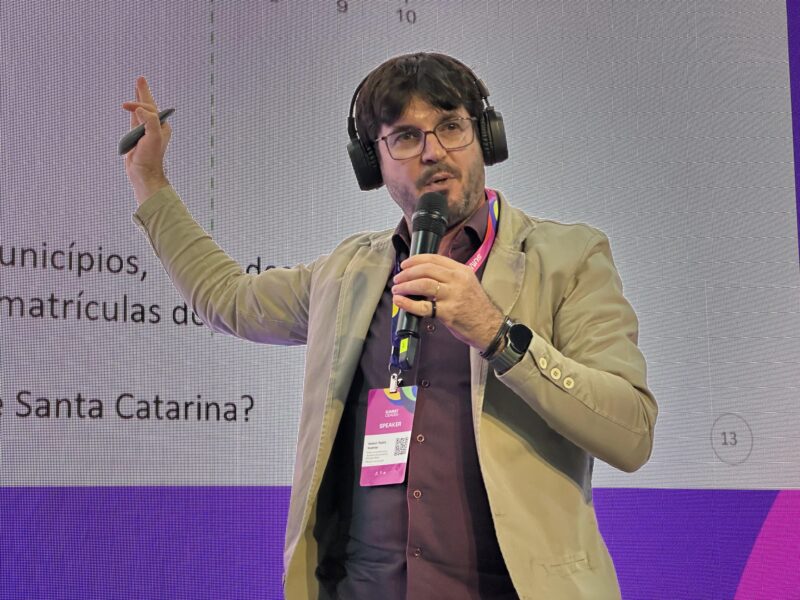 Financiamento com equidade é apontado como caminho para ampliar a qualidade da educação pública no Summit Cidades 2026