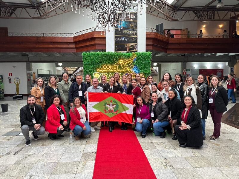 Undime-SC marca presença com delegação e é homenageada no CONET Sul 2026, em Gramado/RS