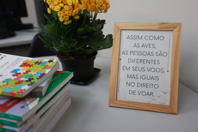 Cadernos do MEC apoiam docentes da educação especial inclusiva